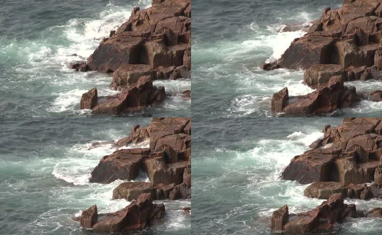海浪拍击礁石