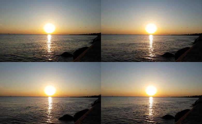 夕阳映照海景