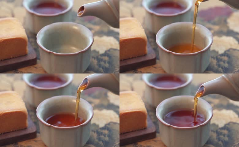 茶壶优雅倒茶