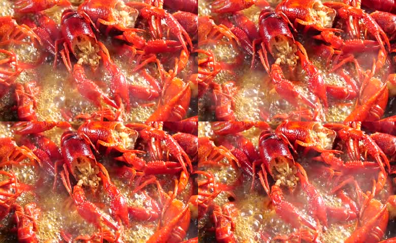 焖煮入味香辣小龙虾