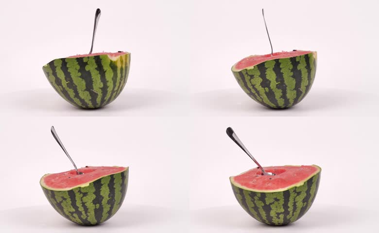 勺插半颗鲜西瓜