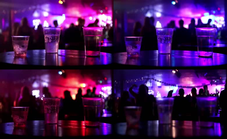 夜店场景霓虹光影塑料酒杯