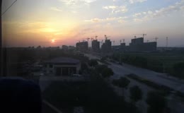 旅途中的夕阳
