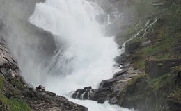 山地大瀑布自然景观