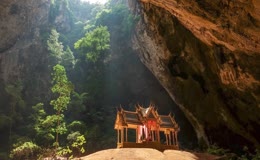 溶洞光线夏季