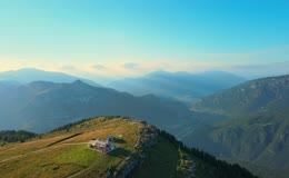 山峦山脉航拍晴天 