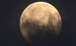 夜晚高空月亮地貌实拍景观
