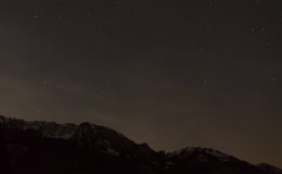 日出的雪山延时