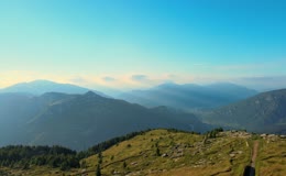 山峦群山夏季航拍
