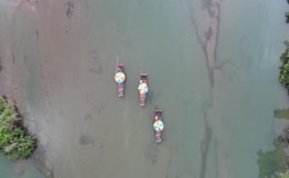 航拍遇龙河两岸喀斯特峰林田园