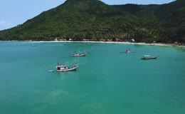 翠绿海水海湾渔船航拍