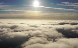 高空下的壮阔云海