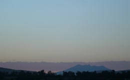 山川日落时分的自然美景