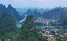 航拍桂林喀斯特锥形山峰