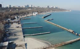 航拍海岸码头港湾