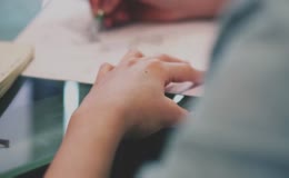 设计师桌面手绘创作设计草图