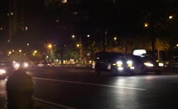城市夜晚街道车流实拍