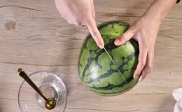 勺子吃西瓜