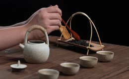 粗陶茶具的精致泡茶