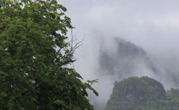 云雾下雨夏季山脉