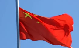 国旗迎风飘扬