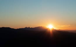 山脉夕阳落日余晖