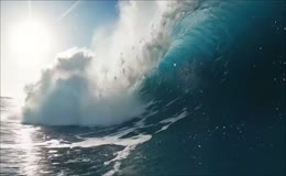 海面巨浪卷曲飞溅
