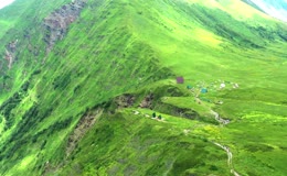 山顶村庄美景