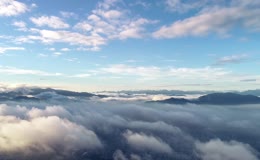 清晨城市平流雾