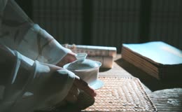 古风意境中的饮茶场景