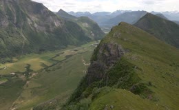 群山旷野航拍景色