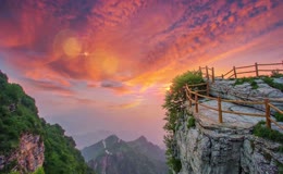 白石山峡谷黄昏