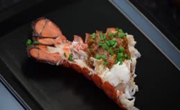 烤制龙虾尾美食